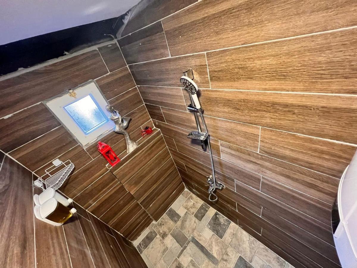 Gazde/Camere de închiriat Sari Antalya
